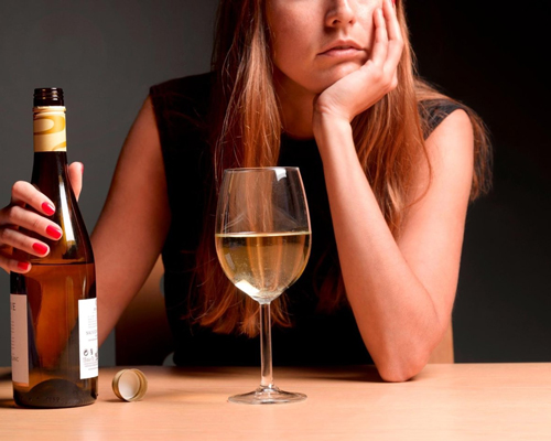 Анонимное лечение женского алкоголизма в Чудово